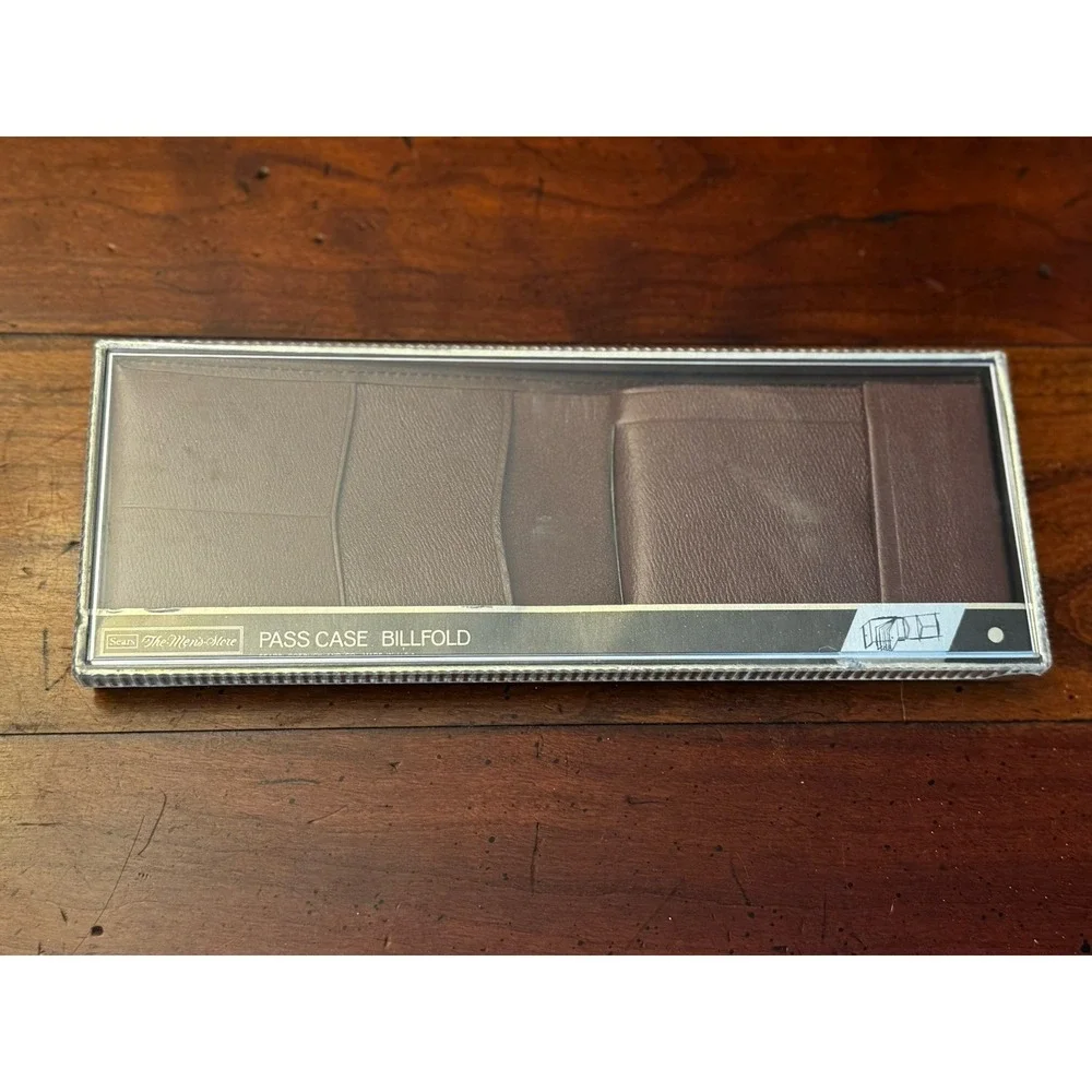 New In Box Sears Vintage Brown Leather Billfold Wallet With Snap Inside Closure